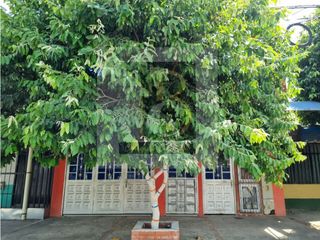 Foto 2 de CASA EN VENTA BIFAMILIAR  DE 2 PISOS BARRIO VILLA NELLY