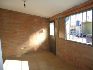 Foto 6 de Villa adela, departamento interno.-