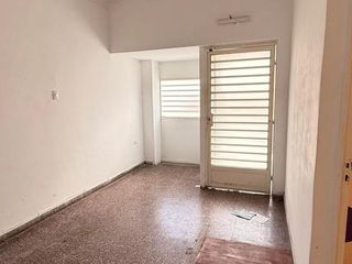 Foto 4 de Importante propiedad ideal centro médico o educativo en San Martín al 3100, SMT