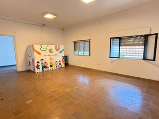 Foto 6 de Importante propiedad ideal centro médico o educativo en San Martín al 3100, SMT