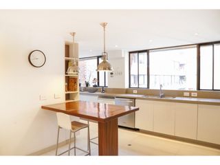 Foto 8 de Penthouse en alquiler ubicado en Rosales