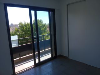 Foto 2 de Departamento en alquiler de 2 dormitorios c/ cochera en Godoy Cruz