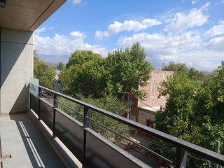 Foto 9 de Departamento en alquiler de 2 dormitorios c/ cochera en Godoy Cruz