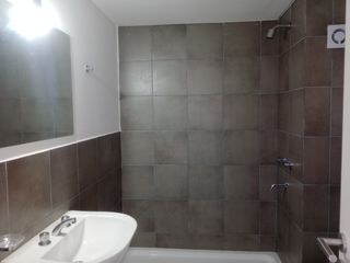 Foto 5 de Departamento en alquiler de 2 dormitorios c/ cochera en Godoy Cruz