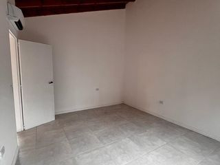 Foto 22 de Casa 5 ambientes reciclada a nueva en venta - Quilmes Centro.