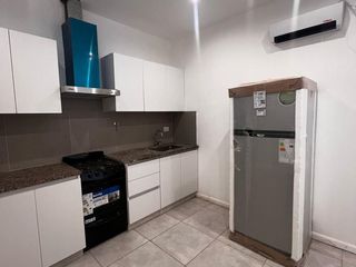 Foto 2 de Casa 5 ambientes reciclada a nueva en venta - Quilmes Centro.