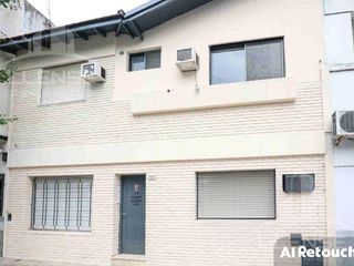 Foto 1 de Casa 5 ambientes reciclada a nueva en venta - Quilmes Centro.