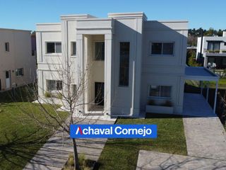 Foto 2 de Casa en  venta en Acacias, Puertos (4 dormitorios, 3 en suite, jardin y pileta)