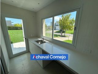 Foto 8 de Casa en  venta en Acacias, Puertos (4 dormitorios, 3 en suite, jardin y pileta)