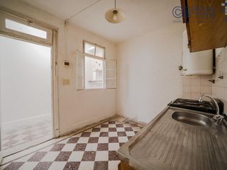 Foto 29 de PH 2 ambientes con local más espacio aéreo total en Monte Castro