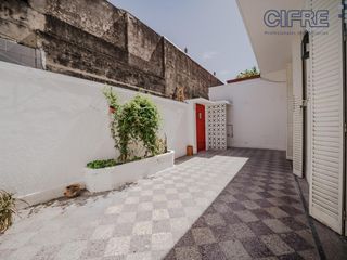Foto 7 de PH 2 ambientes con local más espacio aéreo total en Monte Castro