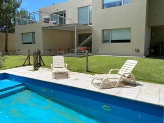 Foto 20 de CASA DE 5 DORMITORIOS, 4 BAÑOS COSTA ESMERALDA BARRIO MARITIMO 2, 41