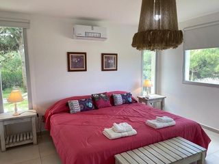 Foto 9 de CASA DE 5 DORMITORIOS, 4 BAÑOS COSTA ESMERALDA BARRIO MARITIMO 2, 41