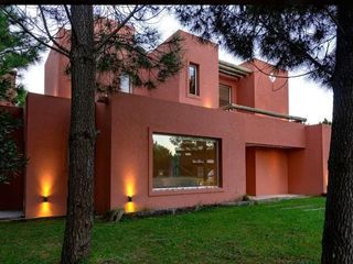 Foto 5 de CASA DE 3 DORMITORIOS, EN BARRIO RESIDENCIAL 1 270 COSTA ESMERALDA