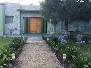 Foto 1 de CASA 3 DOMITORIOS 2 BAÑOS PINAMAR