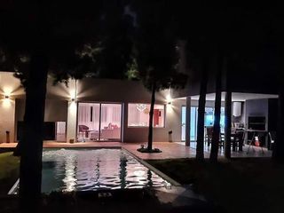 Foto 2 de CASA 4 DOMITORIOS 2 BAÑOS PILETA CLIMATIZADA  COSTA ESMERALDA