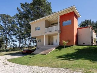 Foto 2 de Casa de 4 Dormitorios y 2 baños c/ Piscina Climatizada - Costa Esmeralda