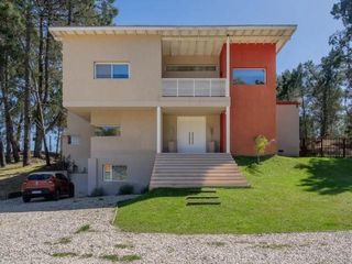 Foto 1 de Casa de 4 Dormitorios y 2 baños c/ Piscina Climatizada - Costa Esmeralda