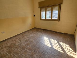 Foto 5 de Departamento Tipo Casa en alquiler en Lanus Oeste