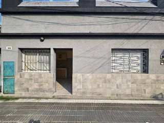 Foto 1 de Departamento Tipo Casa en alquiler en Lanus Oeste