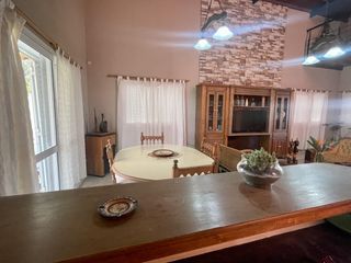 Foto 12 de Descubre tu hogar ideal en Lobos Venta Casa 4 hab, jardín