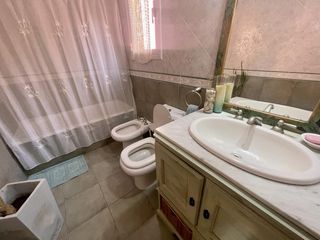 Foto 28 de Descubre tu hogar ideal en Lobos Venta Casa 4 hab, jardín
