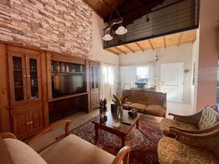 Foto 9 de Descubre tu hogar ideal en Lobos Venta Casa 4 hab, jardín