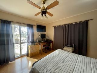 Foto 26 de Descubre tu hogar ideal en Lobos Venta Casa 4 hab, jardín