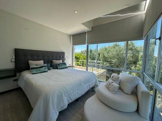 Foto 19 de Casa en Venta - 5 Dormitorios 4 Baños - 1059mts2 - Carilo