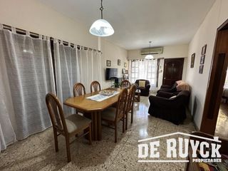 Foto 5 de Casa 3 ambientes con quincho