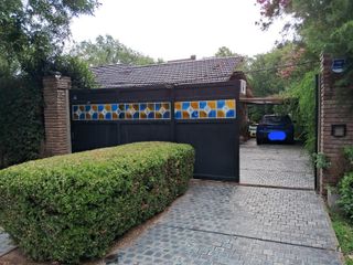 Foto 2 de CASA UN DORMITORIO, HAB. DE SERVICIO, JARDIN, PISCINA