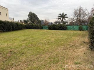 Foto 3 de Terreno en Ayres Plaza