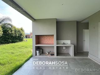 Foto 24 de Casa en Venta 4 ambientes Una Planta Lote Interno El Canton