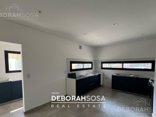 Foto 7 de Casa en Venta 4 ambientes Una Planta Lote Interno El Canton