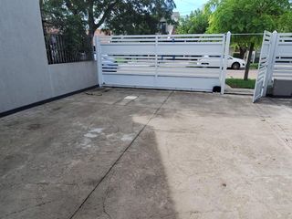 Foto 3 de Casa de tres ambientes. Completamente reciclada por sus dueños.