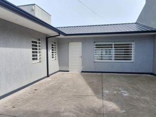 Foto 2 de Casa de tres ambientes. Completamente reciclada por sus dueños.