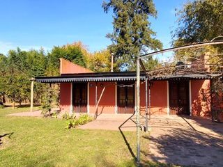 Foto 2 de VENTA QUINTA EN LOBOS 2 CASAS PARQUE