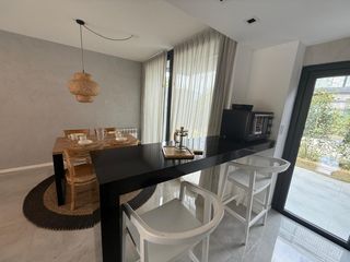 Foto 32 de Casa en  venta 4 amb con garaje