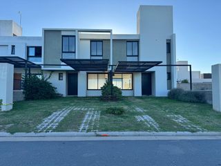Foto 2 de Venta de Duplex Prados de Manantiales 2 Dormitorios