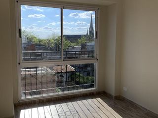 Foto 1 de Departamento tipo dúplex de 2 ambientes en alquiler - Remedios De Escalada