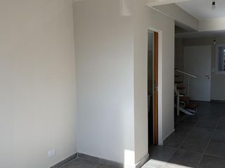 Foto 7 de Departamento tipo dúplex de 2 ambientes en alquiler - Remedios De Escalada