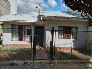 Foto 3 de CASA DE 3 DORMITORIOS EN EL CENTRO DE EL BOLSON CA 320