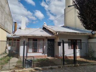Foto 4 de CASA DE 3 DORMITORIOS EN EL CENTRO DE EL BOLSON CA 320
