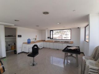 Foto 2 de ALQUILER O VENTA DE EDIFICIO PARA OFICINAS, AV. AMAZONAS (LABRADOR)