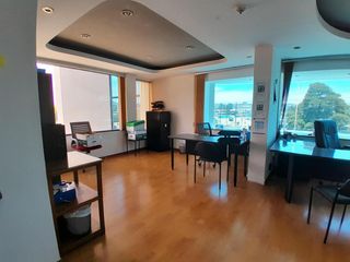 Foto 6 de ALQUILER O VENTA DE EDIFICIO PARA OFICINAS, AV. AMAZONAS (LABRADOR)