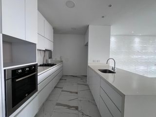 Foto 7 de VENTA LUJOSO  APARTAMENTO SANTA MONICA