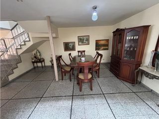 Foto 2 de VENTA CASA UNIFAMILIAR EL NOGAL LAURELES PARA CONSTRUIR O HABITAR