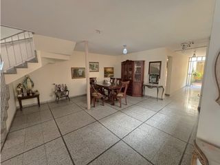 Foto 4 de VENTA CASA UNIFAMILIAR EL NOGAL LAURELES PARA CONSTRUIR O HABITAR