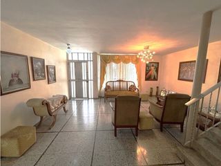 Foto 3 de VENTA CASA UNIFAMILIAR EL NOGAL LAURELES PARA CONSTRUIR O HABITAR