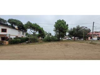Foto 8 de Lote multifamiliar sobre AV. Víctor Hugo- Ostende apto todos los usos